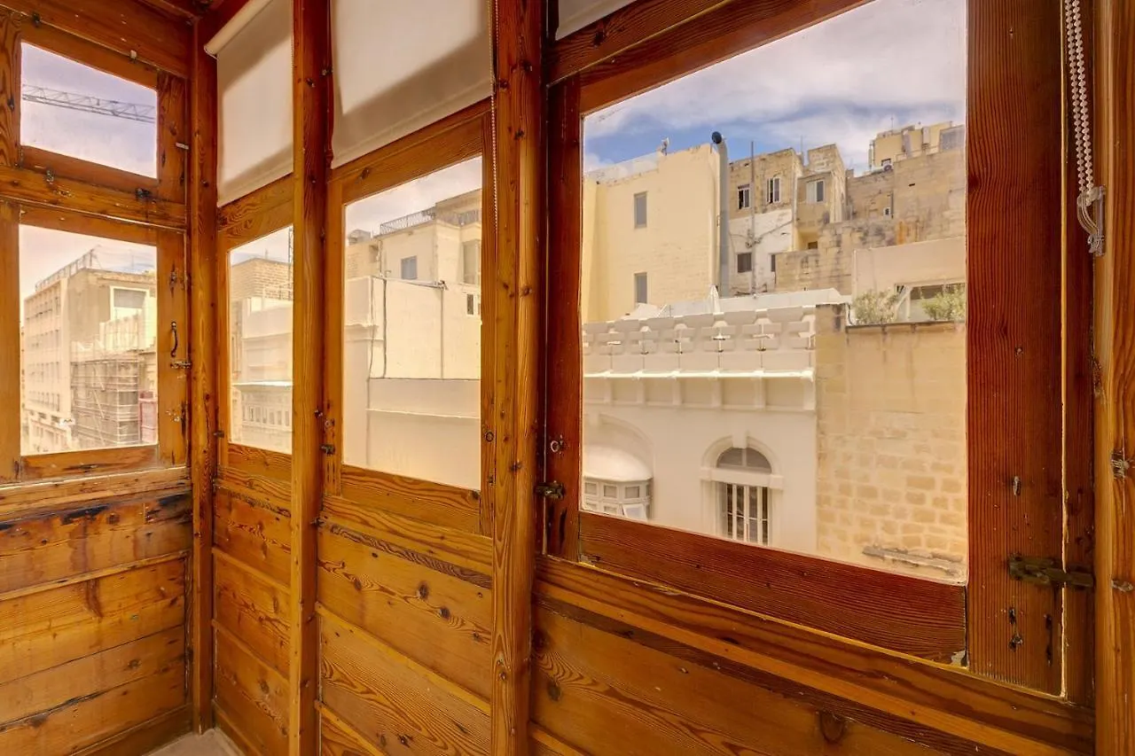 Comfy 2 Bedroom Flat In The Heart Of Valletta Apartment